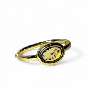 Gold vintage like bracelet watch